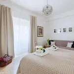 Casa Adele Lovely Mid-Century Apartment, Rome