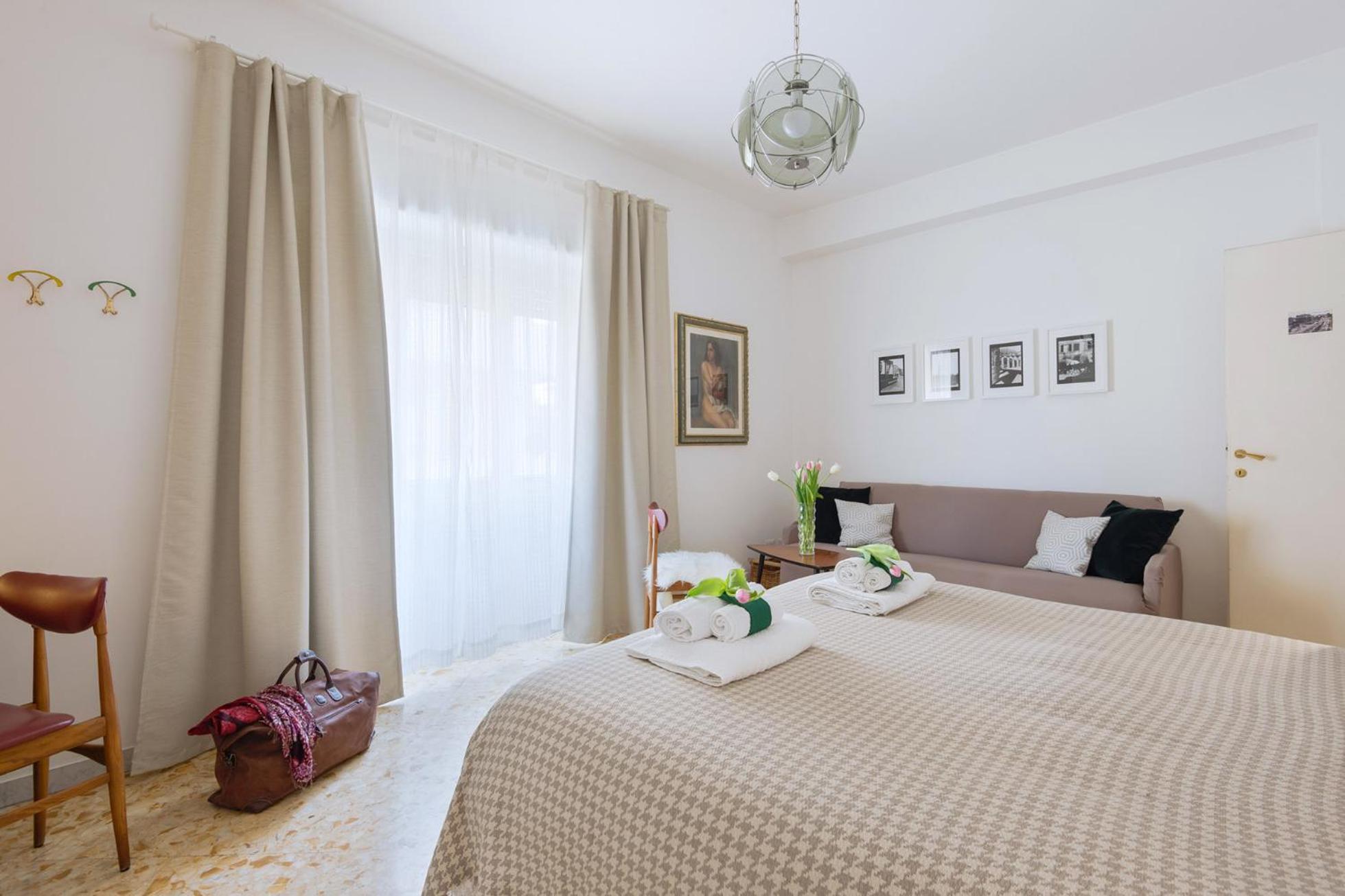 Casa Adele Lovely Mid-century Apartment, *